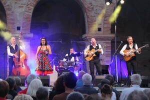 photo Les Accordés Swing en concert aux Folies Vocales d'Agen