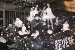 photo Exposition « Du carnaval au feu de la Saint-Jean : les fêtes de Guerville à travers le temps »