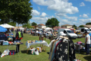 photo Vide grenier brocante