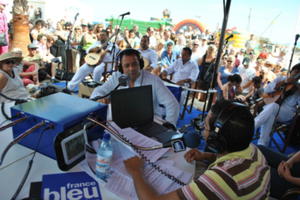 Radio en direct Les pieds dans l'eau