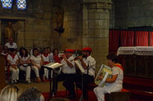 photo XARAMELA à la cathédrale de Bayonne - choeurs, orgue et gaitas