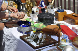 Brocante, vide greniers, bric à brac