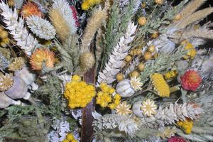 Créativité et art floral : Mélanger les fleurs fraiches et sèches