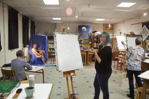 photo Cours de dessin avec modèle vivant