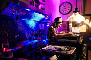 photo Boum Bistrot Paradiso avec DJ DunBaar