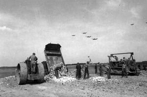 L'AERODROME A-11 NEUILLY LA FORET EN 1944