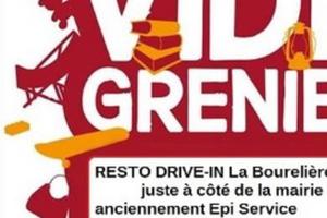 Vide grenier dans la cour du Resto Drive-In emplamenent gratuit