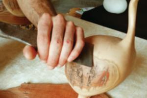 photo Les Visit'actives - Je sculpte le bois avec Julien Chevreux, artisan - ébéniste d'art (Arbore T Sens)