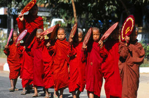Birmanie, la magie du Myanmar - Film documentaire de Nadine et Jean-Claude Forestier