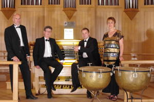 photo Concert 2 trompettes,timbales et orgue