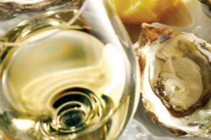 Dégustation gourmande huîtres et vin blanc