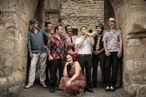 photo Ida y vuelta (Salsa roots)