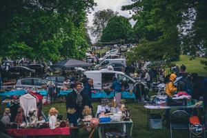 photo Marché aux Fleurs et Artisanat - Vide Grenier géant