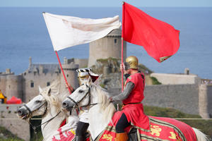 photo GRANDES MÉDIÉVALES DU CHÂTEAU LA ROCHE GOYON / FORT LA LATTE