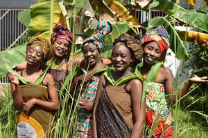 LES MAMANS DU CONGO & RROBIN EN CONCERT AU BOEUF SUR LE TOIT