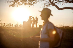 photo Les P'tites virées du Parc - Lever de soleil sur les hauteurs d'Enval