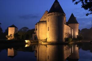 photo Pierres en Lumières au Château de Colombières avec les Compagnons de Formigny