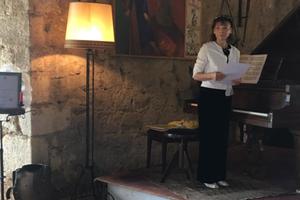 photo Cécile Müller, piano, au château de Châlus-Chabrol