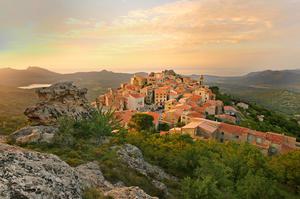 « CORSE, grandeur nature » Film documentaire réalisé et présenté par Cyril ISY-SCHWART