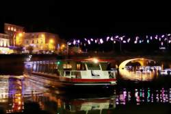 Bateau promenade de Laval - Dîner croisière eaux et lumières