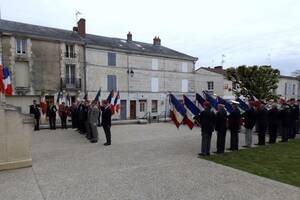 Cérémonie commémorative de la chute du camp retranché de Diên Biên Phu