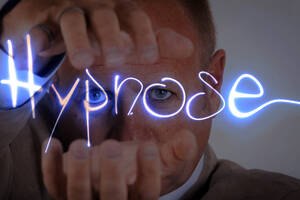 SPECTACLE D'HYPNOSE - FRANCK BESSE