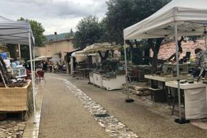 photo Marché Potier de Moustiers-Sainte-Marie
