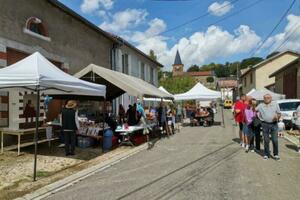 MARCHE PEDESTRE ET MARCHE DU TERROIR DE REVILLE AUX BOIS 