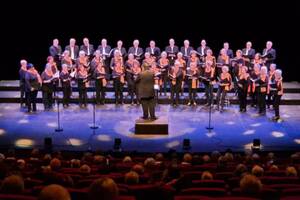 Le choeur XARAMELA en visite à Saint-Palais