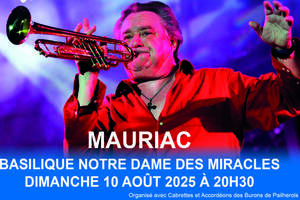 photo Jean-Claude Borelly et sa Trompette d'Or à Mauriac