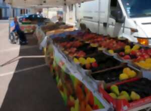 photo Marché de Varennes-Changy - Dimanche