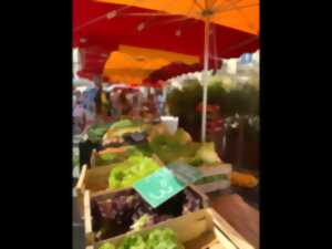 photo Marché hebdomadaire du mardi matin à Sauveterre-de-Guyenne