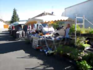 marché du mardi à Genouillac