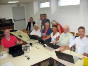 Cours informatique, foyer laïque Hennebont