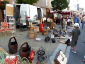 photo Les Rencontres de Réquista de véhicules anciens et de collections - Foire à la Brocante - Vide Grenier - Bourse d'Echange