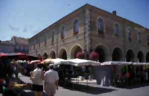 photo MARCHÉ DU MARDI MATIN À FLEURANCE