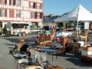 photo Marché à la brocante