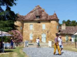 photo DÉGUSTATION A LA BARRIQUE AU CHATEAU DE SABAZAN, DÉGUSTATION DE VIEUX MILLÉSIMES ET VISITE DU VIGNOBLE