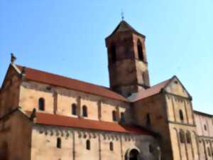 J.E.P. - Visite de l'horloge de l'église romane