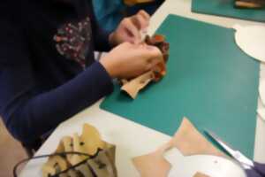 photo Activité famille/jeune public : fabrique ta bourse en cuir de dragon