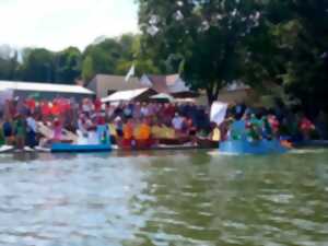 5ème régate de bateaux en carton sur la Meuse