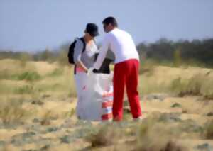 photo Ramassage de déchets sur la plage