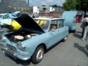 photo Les Bielles de Mai : exposition de vehicules de collection et de prestige à Vire Normandie