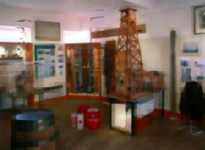 Visite libre d'un musée consacré à l'histoire de l'exploitation pétrolière