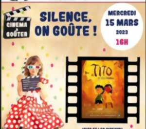 photo Des bébés, des livres et des jeux (0-3 ans)