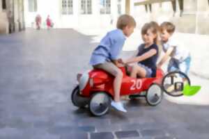 Voitures à pédales pour les enfants - Circuit / Karts pour les ados/adultes