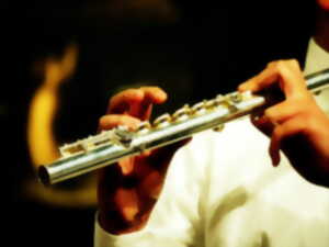 Ensemble de flûtes et de guitares classiques