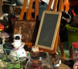 photo Vide-grenier à Saint-Jacques