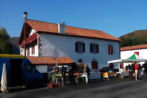 photo Eguberriko merkatia : marché de Noël.