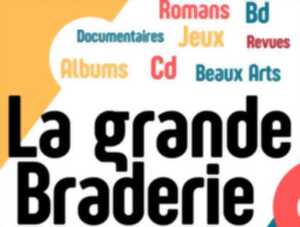 photo Grande braderie (Place Charles de Gaulle)